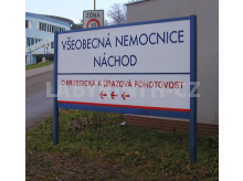 Informační tabule do země (Všeobecná nemocnice Náchod)