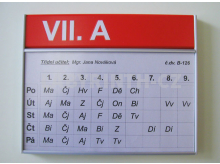 Označení třídy - cedulka ke dveřím se snadno výměnným rozvrhem hodin a tiskem na běžný papír
